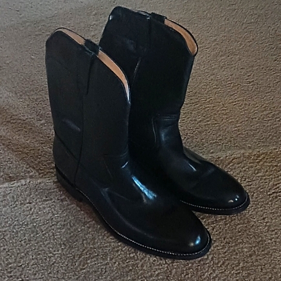 Romero Brothers Other - NWOT Romero Brothers leather boots